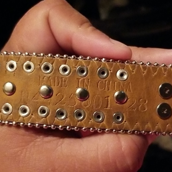 Nocona Interchangeable Buckle Cross Conchos Belt - Picture 14 of 16